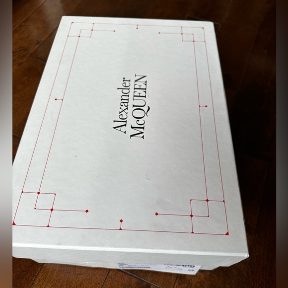 Alexander Mcqueen Sneaker Larry White with black laces. Size 41 - Picture 2 of 6